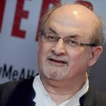 Oui, des sections d’Amnesty International ont bien condamné l’attaque contre Salman Rushdie