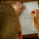 Les devoirs à la maison sont sur le point de disparaître, mais pourquoi ?