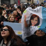 Argentine : l’ex-présidente Cristina Kirchner va pouvoir effectuer sa peine de prison à domicile