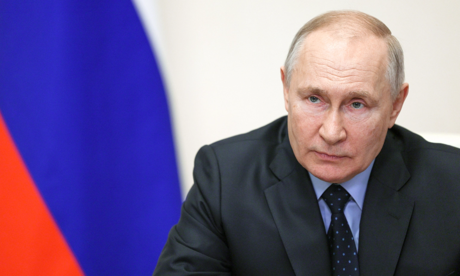 Poutine loue la beauté de la langue ukrainienne mais… l’interdit à l’école dans les territoires occupés par la Russie