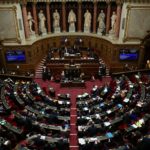 Violences envers les femmes : le Sénat pointe des moyens « dérisoires » face aux besoins