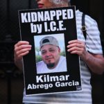 “Pourquoi a-t-il l’air si bien sur les photos?” Le président du Salvador dément les accusations de torture en prison de l’immigré envoyé par erreur dans son pays