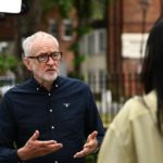 Le vétéran de la gauche britannique Jeremy Corbyn lance son parti et “rebat les cartes”