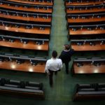 Kosovo : le Parlement échoue à élire sa présidence avant la date butoir, plongeant le pays dans la crise politique