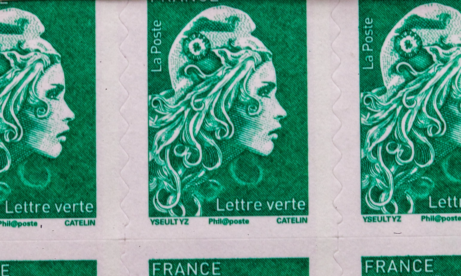 La Poste, timbre vert et tarifs : après l’annonce de la hausse pour 2026, les prix franchissent un nouveau seuil