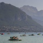 Noyade au lac d’Annecy : “les plongeurs ont dû passer à côté plusieurs fois”, le corps du père de famille retrouvé à 60 mètres de profondeur