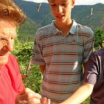 L’écharde, la cabane et la mémé : souvenirs d’enfance d’un été à l’ancienne