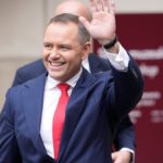 Ancien hooligan, critique de l’UE, opposé à la Russie… qui est le nouveau président polonais, Karol Nawrocki ?