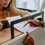 La loi l’autorise : on peut connaître les impôts de ses voisins, même des célébrités, il suffit de demander