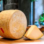 Réchauffement climatique : pourquoi la chaleur menace ce fromage emblématique du Cantal