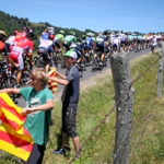 À bicyclette, seul ou dans le peloton…