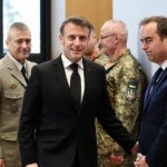 Comment Emmanuel Macron peut-il parler effort de défense face à la rigueur budgétaire annoncée ?