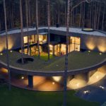 5 Best Homes That Disappear Into the Landscape in 2026